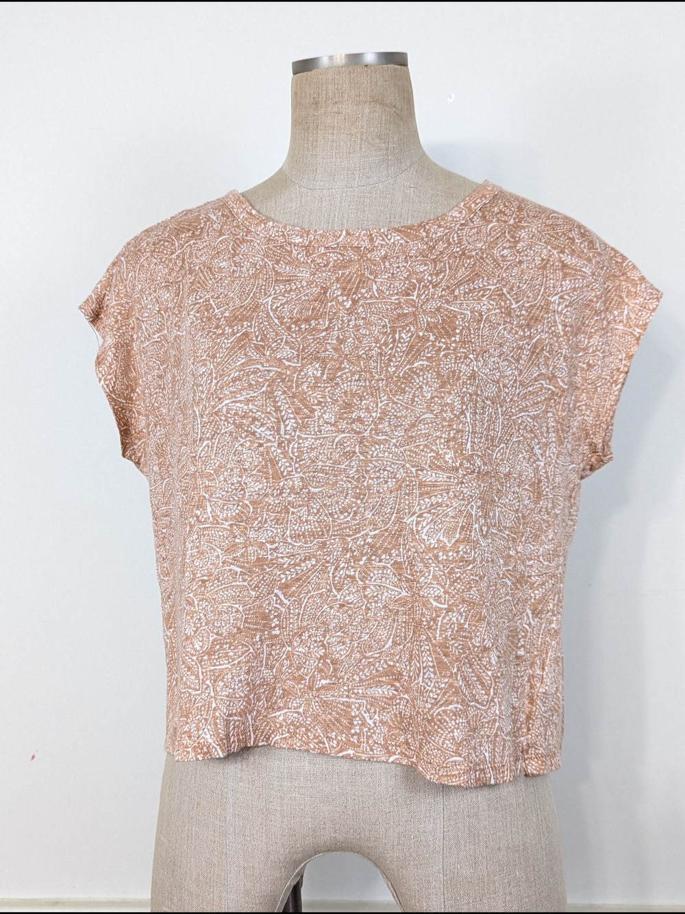 Linen Nicole Miller Peach Abstract Floral Print Short Sleeve Top